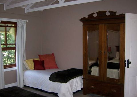 Hillcrest Cottage - Accommodation Gold Coast 5