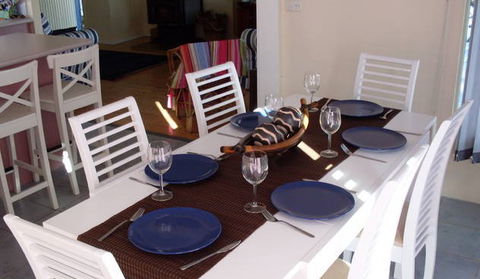 Bush And Bay Cottage - Accommodation Gold Coast 2