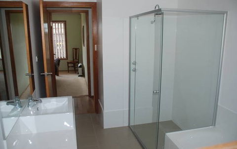Beachfront House - Accommodation Gold Coast 0