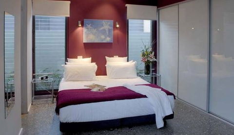 By The Beach B And B Holiday Apartments - Accommodation Gold Coast 2