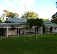 Lake Victoria Station Lodge - Gold Coast 4U