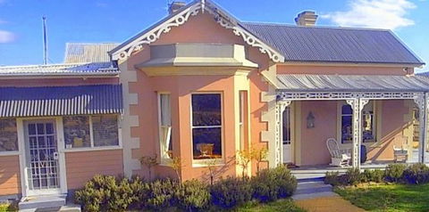 Cromwell House - Accommodation Gold Coast 0