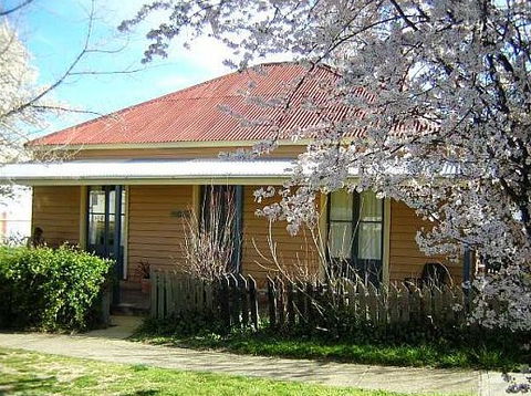 Cooma Cottage - Accommodation - Accommodation Gold Coast 0