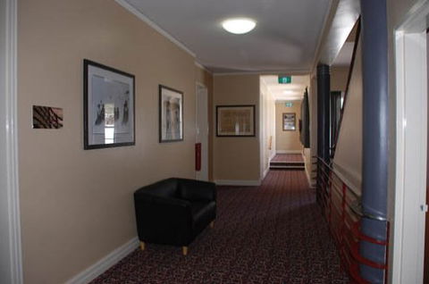 Alpine Hotel - Accommodation Gold Coast 0