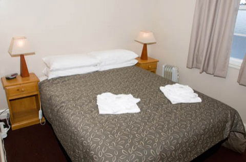 Alpine Hotel - Accommodation Gold Coast 1