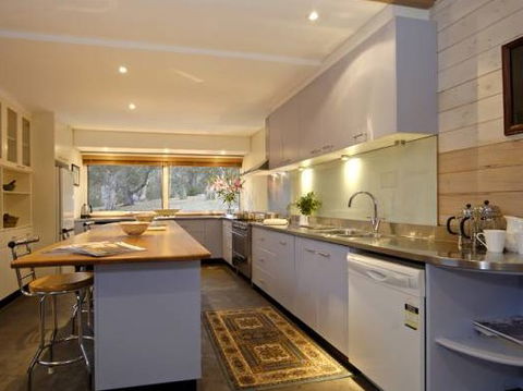 Silvertop Snowy Mountains Retreat - Accommodation Gold Coast 2