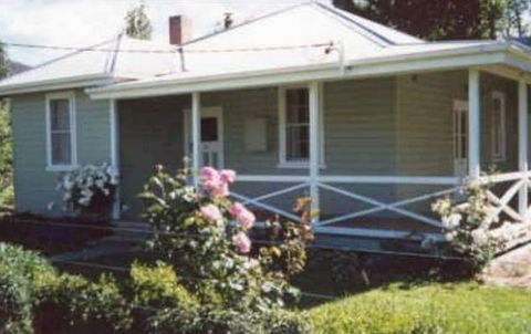 Honeysuckle Cottage Jingellic - Accommodation Gold Coast 1