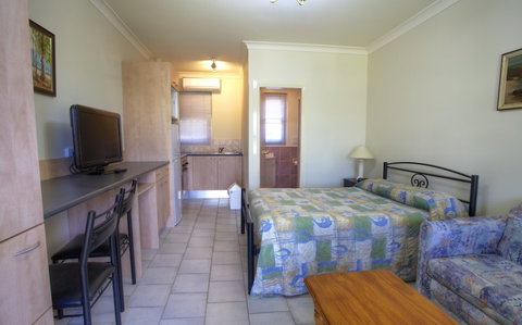Tumut Apartments - Accommodation Gold Coast 4