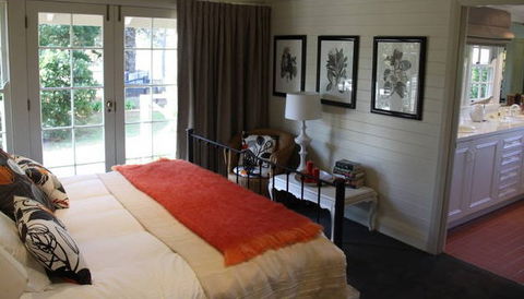 Book Barn Cottage - Gold Coast 4U 2