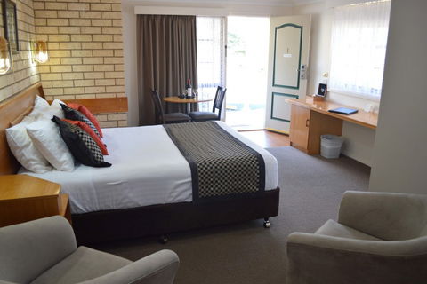 Hilltops Retreat Motor Inn - Gold Coast 4U 5