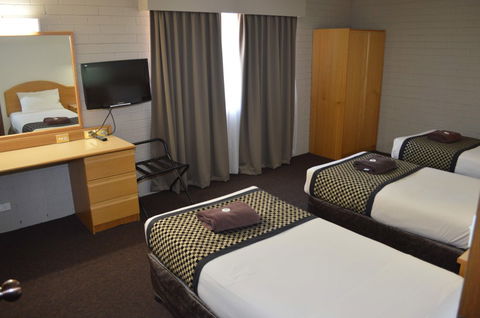 Hilltops Retreat Motor Inn - Gold Coast 4U 8