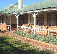 Gundagai Historic Cottages Bed and Breakfast - Accommodation Gold Coast