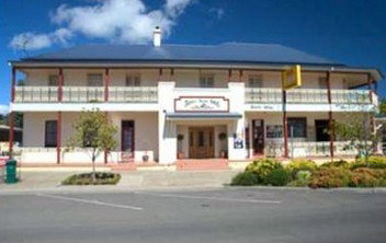 Apsley Arms Hotel - Accommodation Gold Coast 1