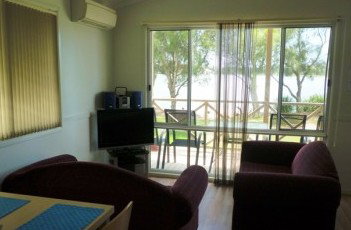 Belmont Pines Lakeside Holiday Park - Accommodation Gold Coast 2