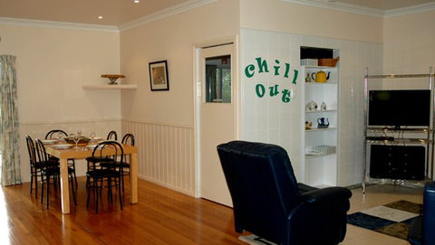 Carrs Hunter Valley Macadamia Farm Guest House - Accommodation Gold Coast 0