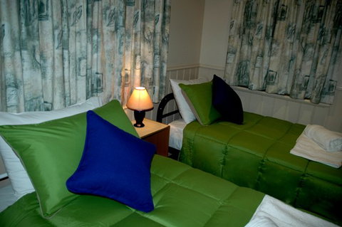 Carrs Hunter Valley Macadamia Farm Guest House - Accommodation Gold Coast 2
