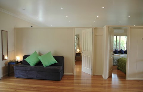 Carrs Hunter Valley Macadamia Farm Guest House - Accommodation Gold Coast 4