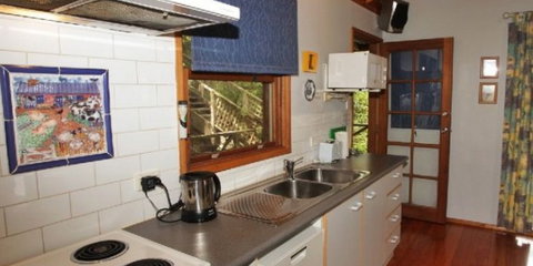 Bluegums Cabins - Accommodation Gold Coast 3