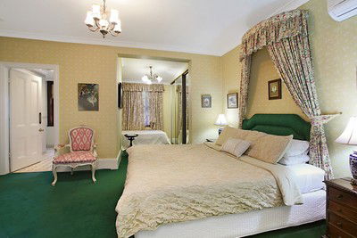 The Old George And Dragon Guesthouse - Accommodation Gold Coast 2