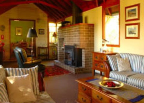 Broomelea - Accommodation Gold Coast 0