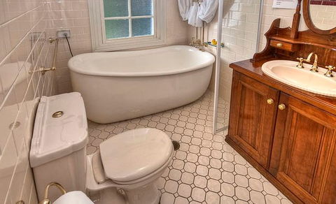 Bridal Falls Cottage - Accommodation Gold Coast 0