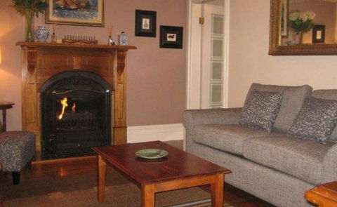 Bridal Falls Cottage - Accommodation Gold Coast 4