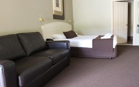 Bowen Inn - Accommodation Gold Coast 1