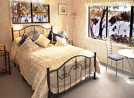 Blue Mountains Lakeside Bed And Breakfast - Accommodation Gold Coast 1