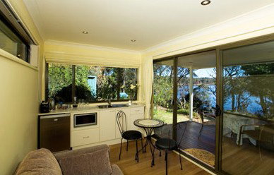 Blue Mountains Lakeside Bed And Breakfast - Accommodation Gold Coast 3