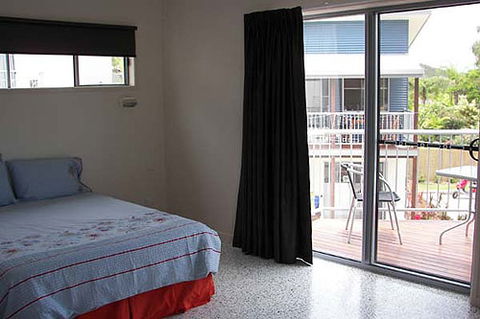 Emu's Beach Resort - Accommodation Gold Coast 1