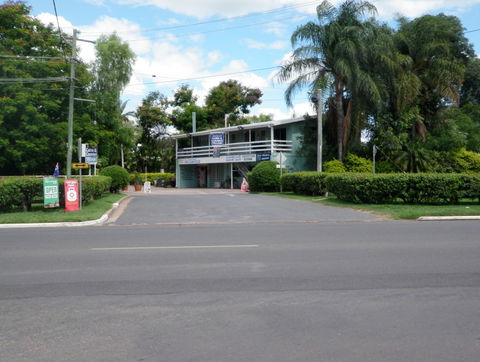 Emerald Cabin And Caravan Village - Gold Coast 4U 1