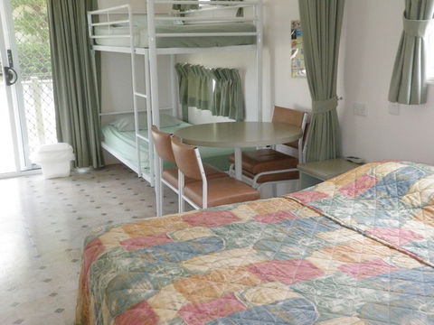 Emerald Cabin And Caravan Village - Gold Coast 4U 3