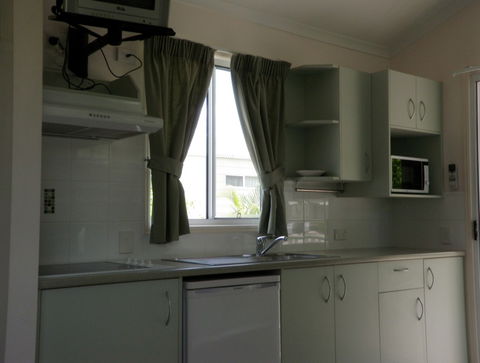 Emerald Cabin And Caravan Village - Gold Coast 4U 4