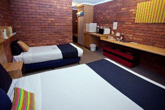 Blue Shades Motel - Gold Coast 4U 1