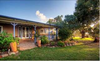 James Farmhouse And Rose Cottage - Accommodation Gold Coast 0