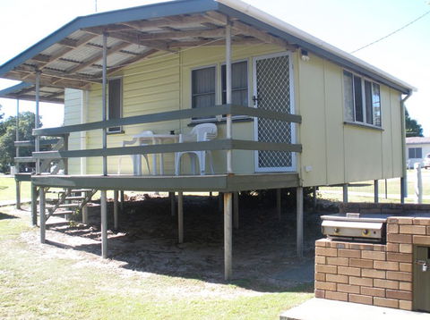 Cosy Cottages Amity Point - Accommodation Gold Coast 4