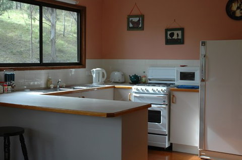 Cave Rock Cottages - Accommodation Gold Coast 3