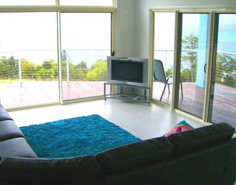 Blue Ocean View Beach House - Accommodation Gold Coast 2