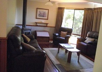 Jacky Winter - Holiday Home - Accommodation Gold Coast 1