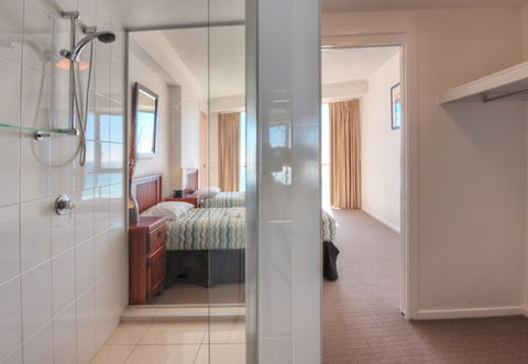Reflection On The Sea - Accommodation Gold Coast 1