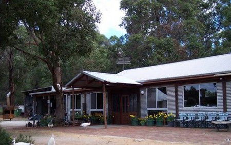 Loose Goose Chalets - Accommodation Gold Coast 2