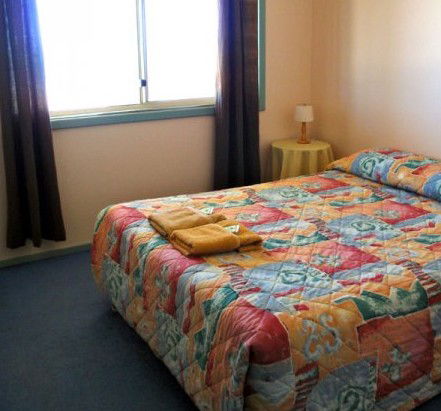 Bay Lodge Economy Beachfront - Gold Coast 4U 4