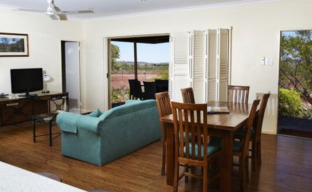 Kimberley Hotel - Gold Coast 4U 4