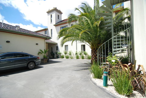 Hotel Dolma - Accommodation Gold Coast 2