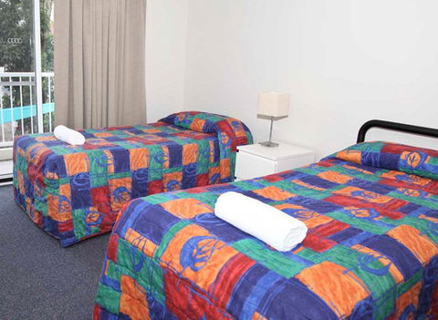 Ambassador Apartments Holiday Units - Accommodation Gold Coast 4