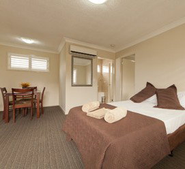 Tropicana Motel - Accommodation Gold Coast 1