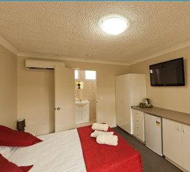 Tropicana Motel - Accommodation Gold Coast 3