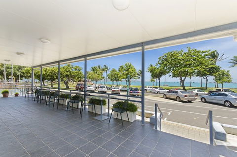 Strand Motel - Accommodation Gold Coast 2