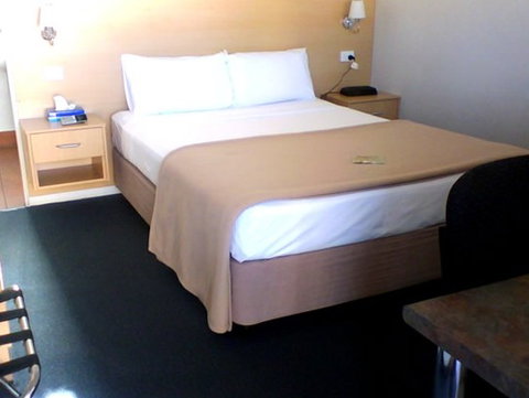 Ayrline Motel - Accommodation Gold Coast 0