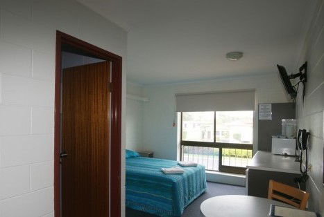 Cedar Lodge Motel - Accommodation Gold Coast 3